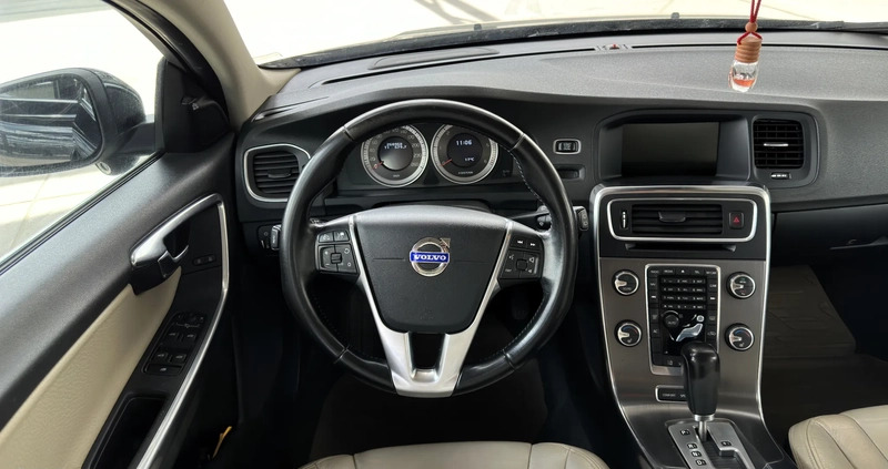 Volvo V60 cena 34900 przebieg: 262000, rok produkcji 2011 z Olsztyn małe 781